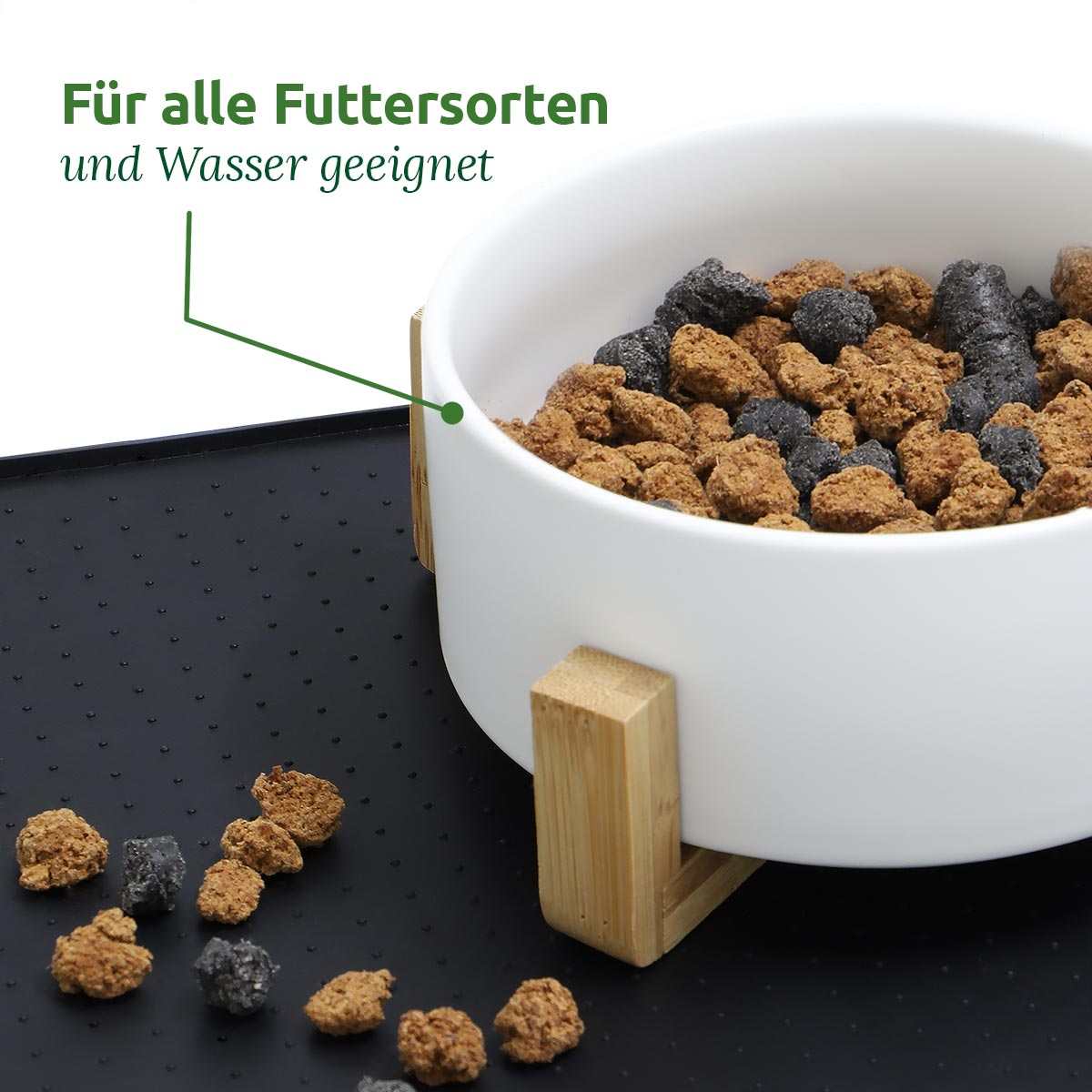 Keramik- und Bambus-Futternapf für Hunde und Katzen, stilvoll und rutschfest.